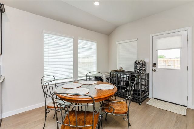 1905 Osbert Nelly Dr, Corpus Christi, TX 78417