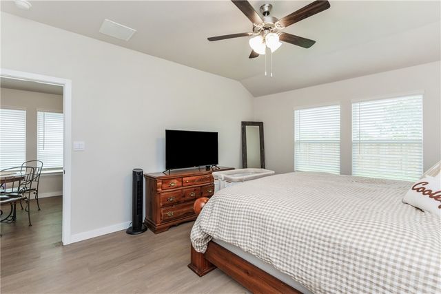 1905 Osbert Nelly Dr, Corpus Christi, TX 78417