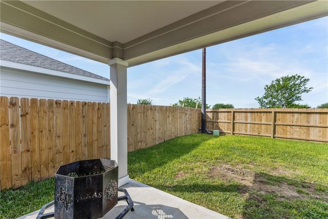 1905 Osbert Nelly Dr, Corpus Christi, TX 78417