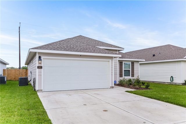 1905 Osbert Nelly Dr, Corpus Christi, TX 78417