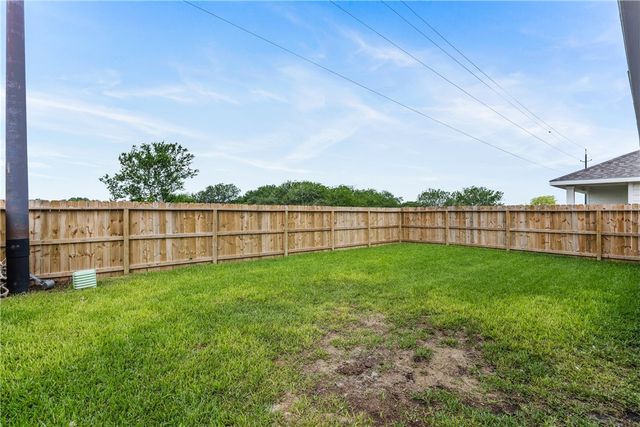 1905 Osbert Nelly Dr, Corpus Christi, TX 78417