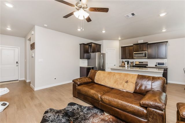 1905 Osbert Nelly Dr, Corpus Christi, TX 78417
