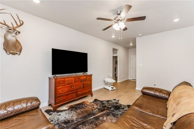 1905 Osbert Nelly Dr, Corpus Christi, TX 78417