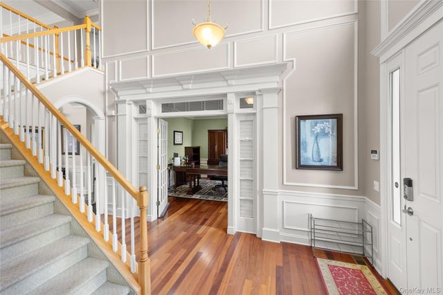 32 Avolet Court, Mount Sinai, NY 11766