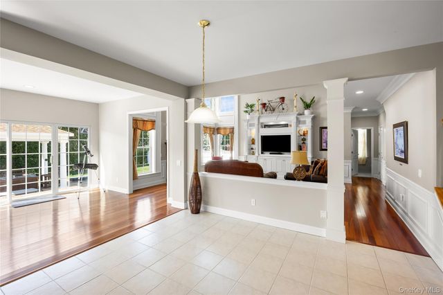 32 Avolet Court, Mount Sinai, NY 11766