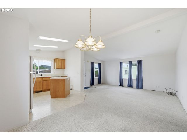 2150 LAURA St 113, Springfield, OR 97477
