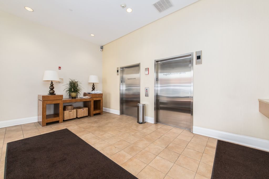 120 N Northwest Highway 405, Park Ridge, IL 60068 — photo 2