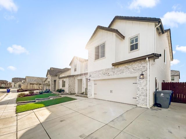 1724 San Marino Avenue, Clovis, CA 93619