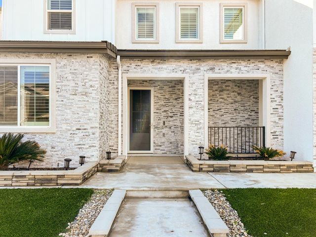 1724 San Marino Avenue, Clovis, CA 93619