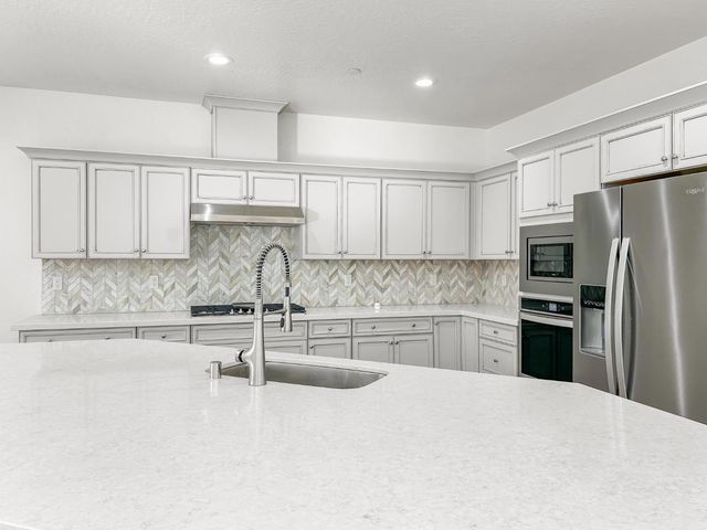 1724 San Marino Avenue, Clovis, CA 93619