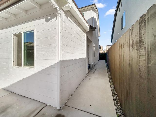 1724 San Marino Avenue, Clovis, CA 93619