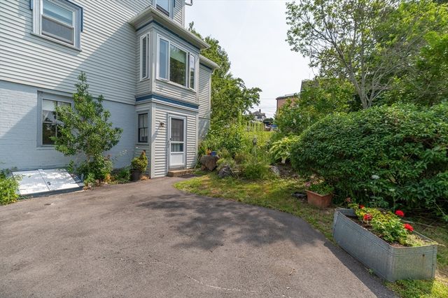 32 Blynman Avenue, Gloucester, MA 01930