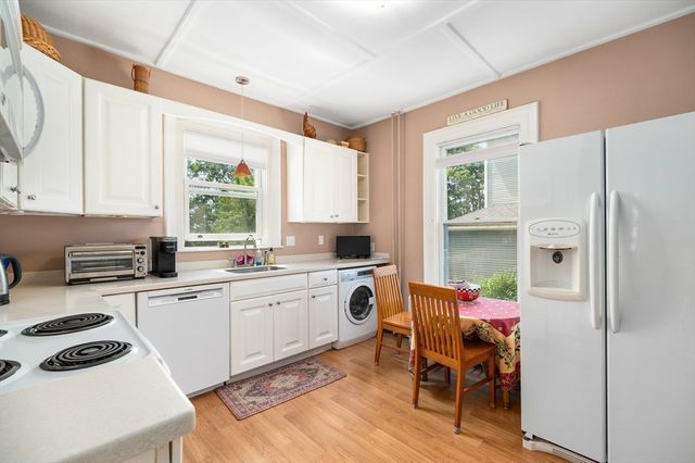 32 Blynman Avenue, Gloucester, MA 01930