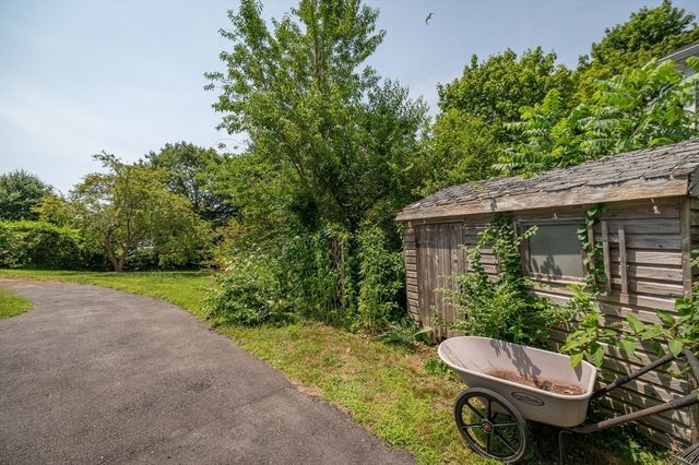 32 Blynman Avenue, Gloucester, MA 01930