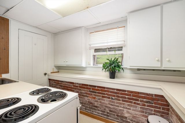 32 Blynman Avenue, Gloucester, MA 01930