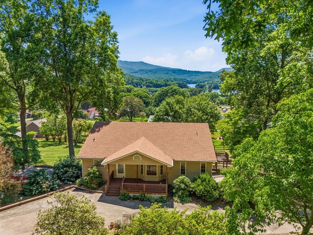 651 Mcridge Road, Hiawassee, GA 30564