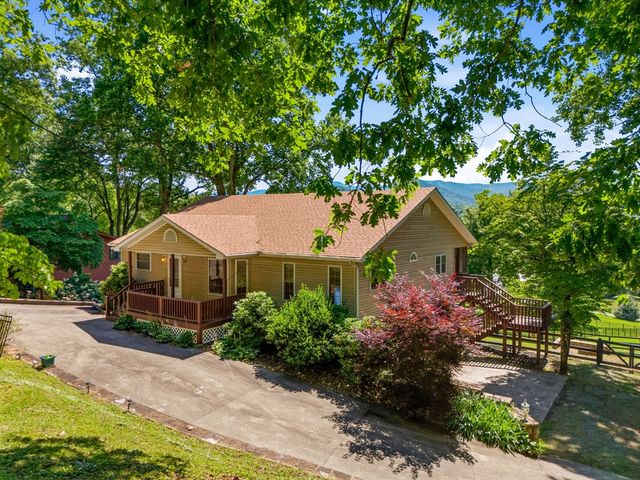 651 Mcridge Road, Hiawassee, GA 30564