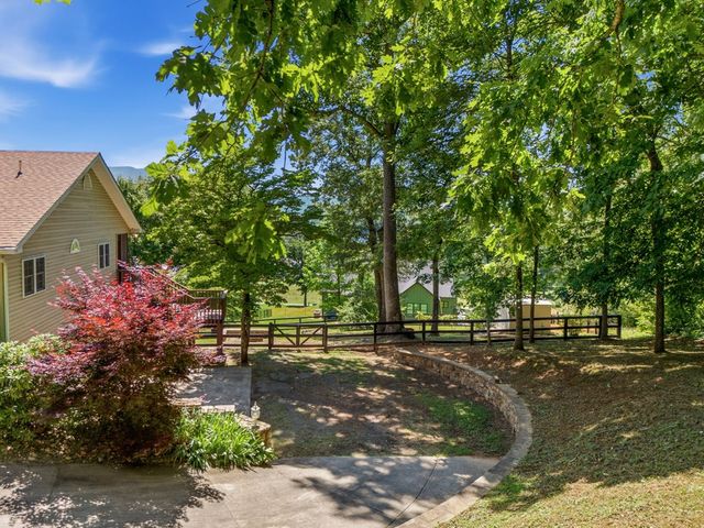 651 Mcridge Road, Hiawassee, GA 30564