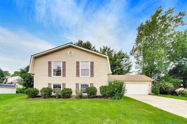 4500 Sundance Court, Hoffman Estates, IL 60192