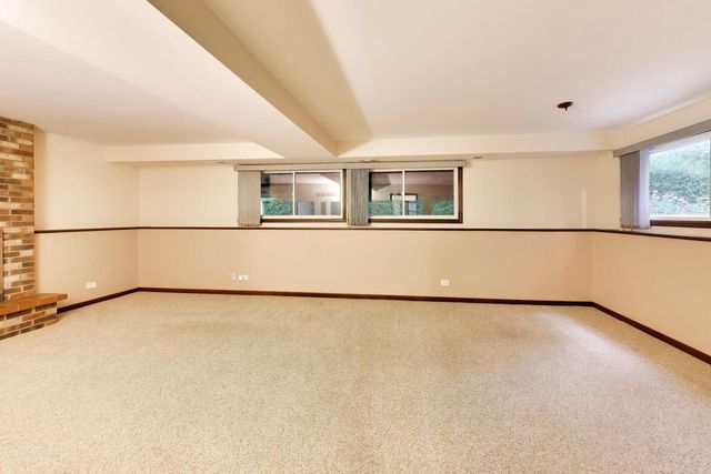 4500 Sundance Court, Hoffman Estates, IL 60192