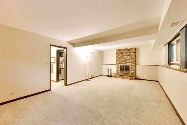 4500 Sundance Court, Hoffman Estates, IL 60192