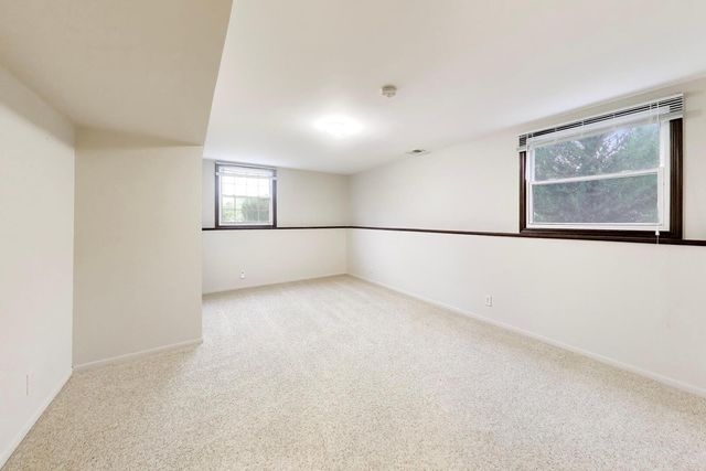 4500 Sundance Court, Hoffman Estates, IL 60192