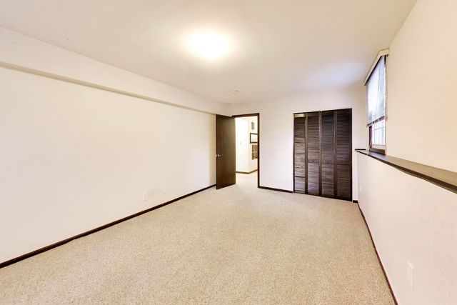 4500 Sundance Court, Hoffman Estates, IL 60192