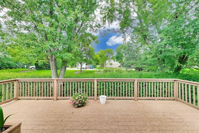 4500 Sundance Court, Hoffman Estates, IL 60192