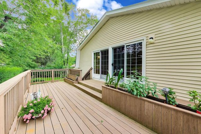 4500 Sundance Court, Hoffman Estates, IL 60192