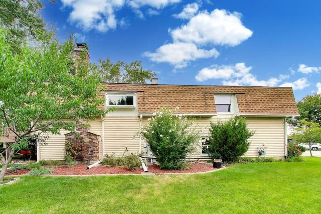4500 Sundance Court, Hoffman Estates, IL 60192