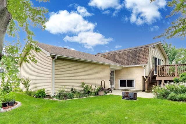 4500 Sundance Court, Hoffman Estates, IL 60192