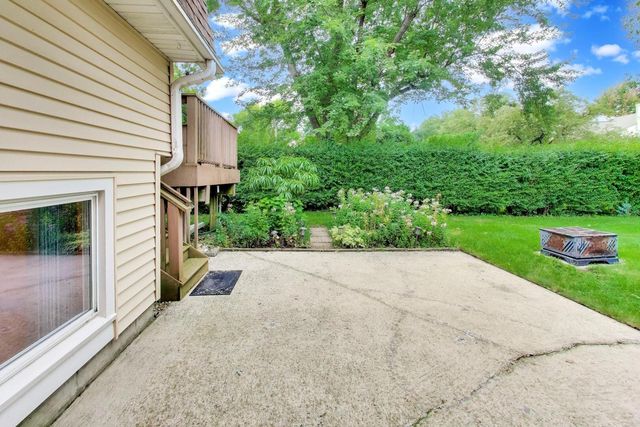 4500 Sundance Court, Hoffman Estates, IL 60192