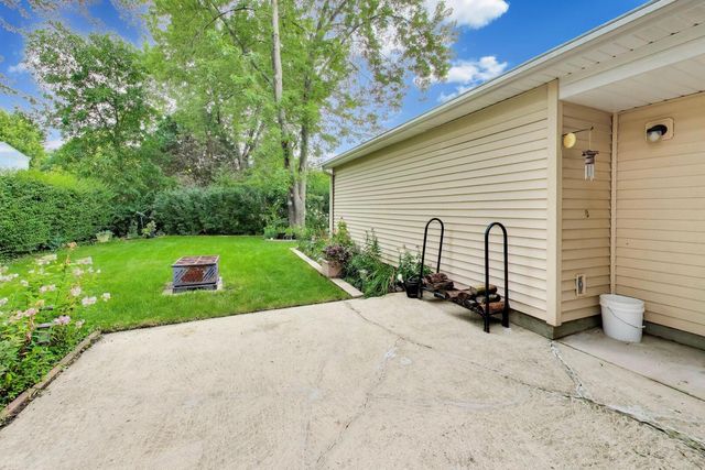 4500 Sundance Court, Hoffman Estates, IL 60192