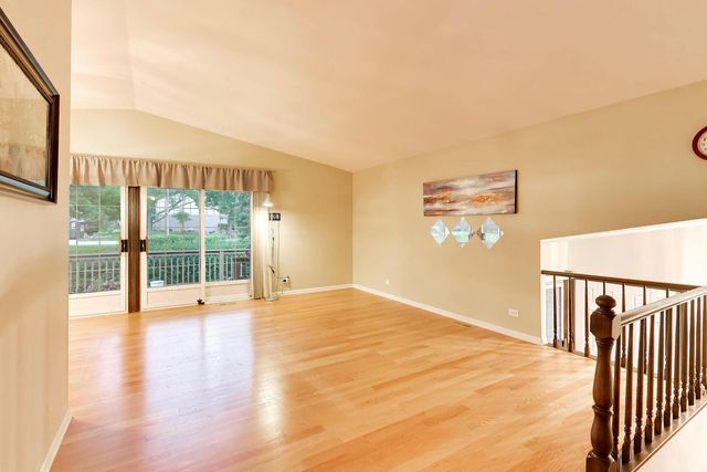 4500 Sundance Court, Hoffman Estates, IL 60192