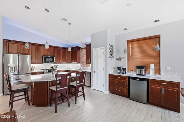 13218 N Pioneer Way, Oro Valley, AZ 85755