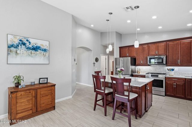 13218 N Pioneer Way, Oro Valley, AZ 85755