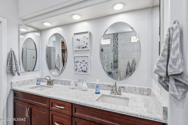 13218 N Pioneer Way, Oro Valley, AZ 85755