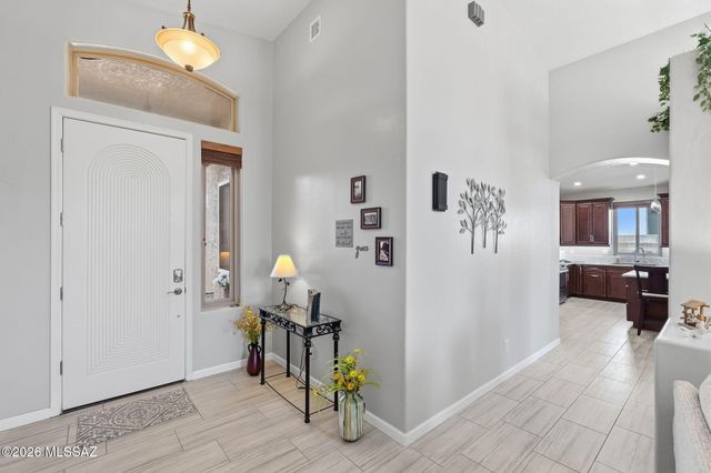 13218 N Pioneer Way, Oro Valley, AZ 85755