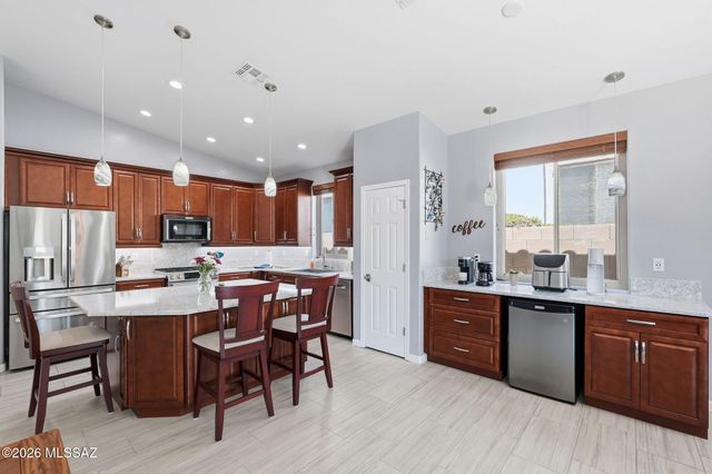 13218 N Pioneer Way, Oro Valley, AZ 85755