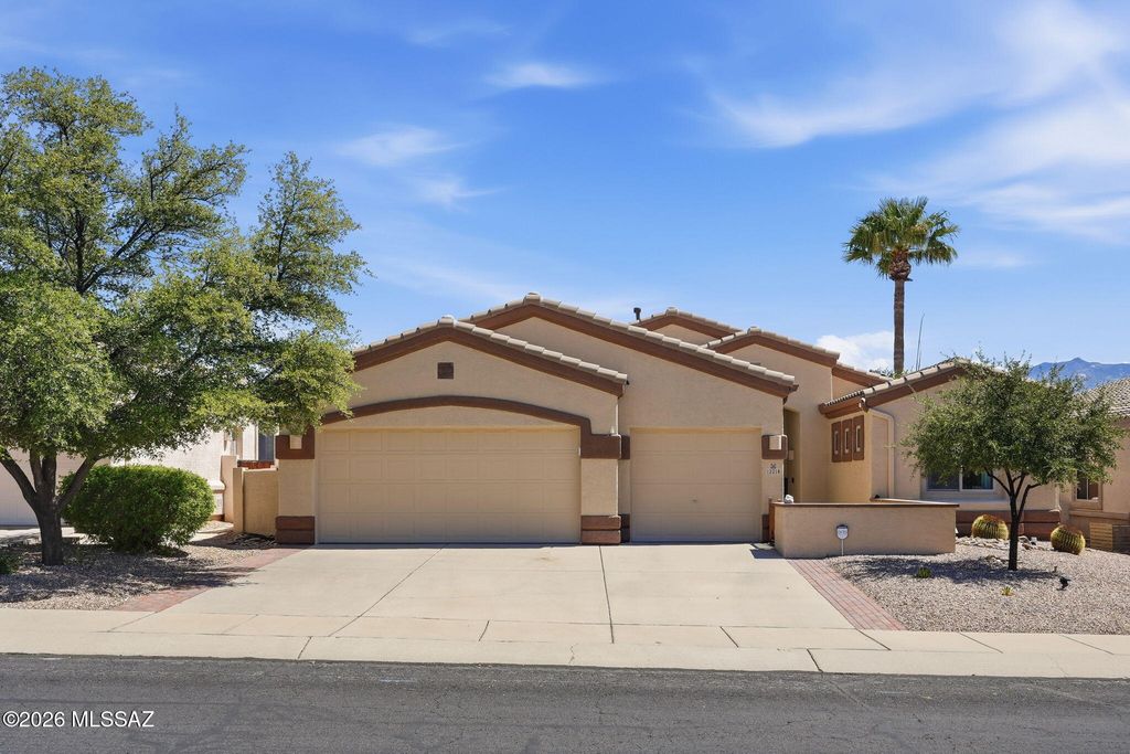 13218 N Pioneer Way, Oro Valley, AZ 85755