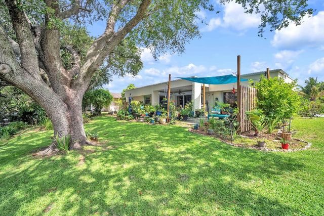 7460 SW 42nd Court, Davie, FL 33314