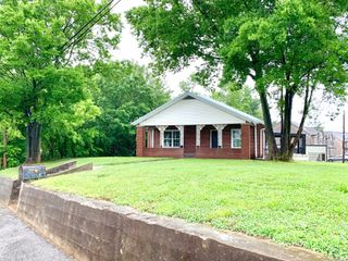917 Sinclair Dr, Clarksville, TN 37042