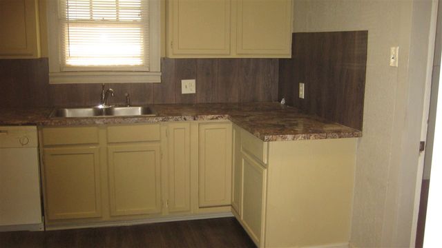 1605 SW B Ave, Lawton, OK 73501