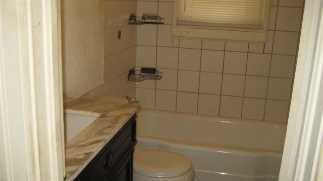 1605 SW B Ave, Lawton, OK 73501