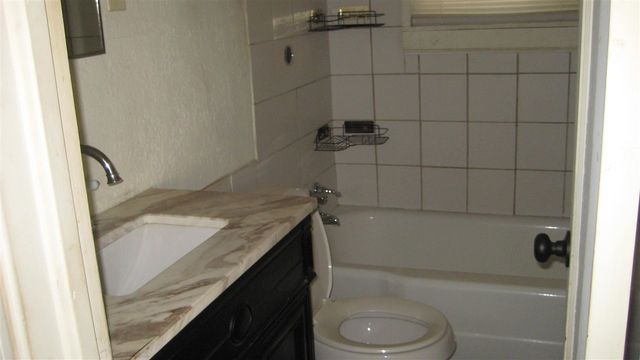 1605 SW B Ave, Lawton, OK 73501