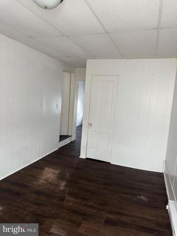 104 N POPLAR ST, Coal Township, PA 17866