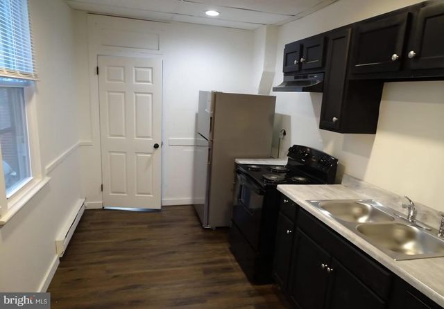 104 N POPLAR ST, Coal Township, PA 17866