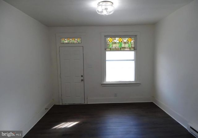 104 N POPLAR ST, Coal Township, PA 17866