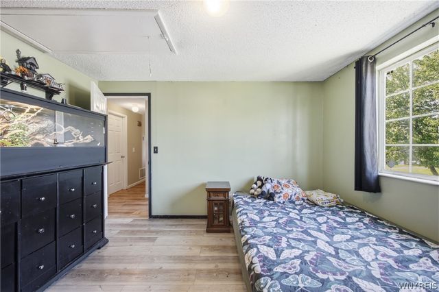 6930 Academy Lane, Lockport Town, NY 14094