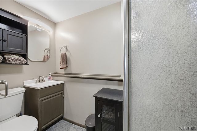 6930 Academy Lane, Lockport Town, NY 14094